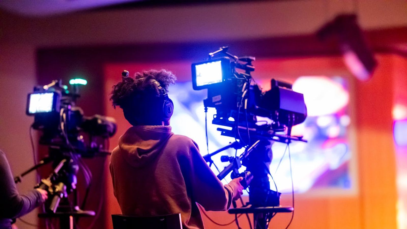 Pennsylvania Launches First-of-Its-Kind Multimedia Producer Apprenticeship, Opening New Career Paths for Job Seekers Relocating to the State (Featured)