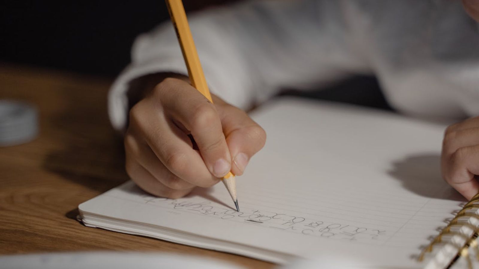 Pennsylvania Schools Reinstate Cursive Writing as Core Subject in New Education Mandate (Featured)