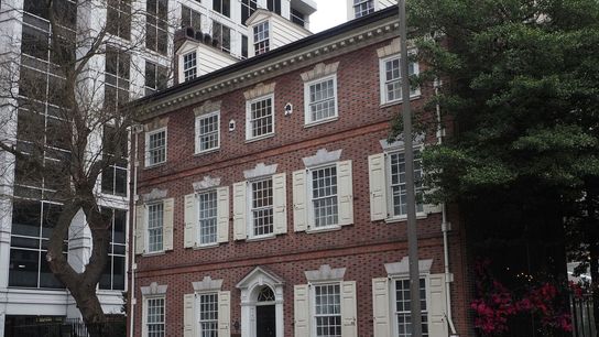 Philadelphia Ranks Among Top U.S. Markets for Luxury Homebuyers, With Entry Price Under $900K (Featured)